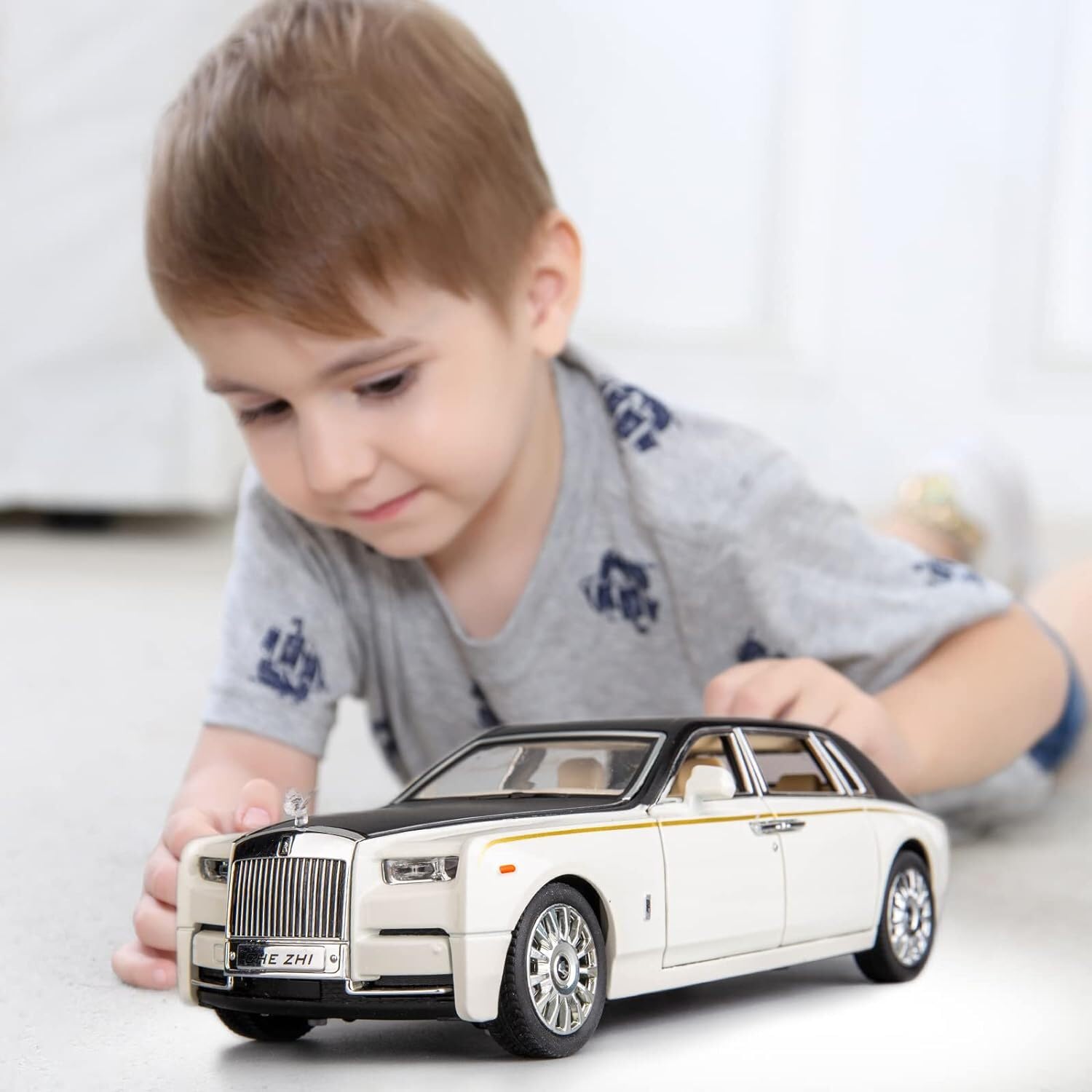 ROLLS ROYCE PHANTOM BIG SIZE 1:24 DIECAST SCALE MODEL METAL PULL BACK WITH OPENABLE DOORS & LIGHT, MUSIC TOY VEHICLE FOR KIDS [SIZE:-22CM*9CM*8.5CM]【 MULTICOLOR 】