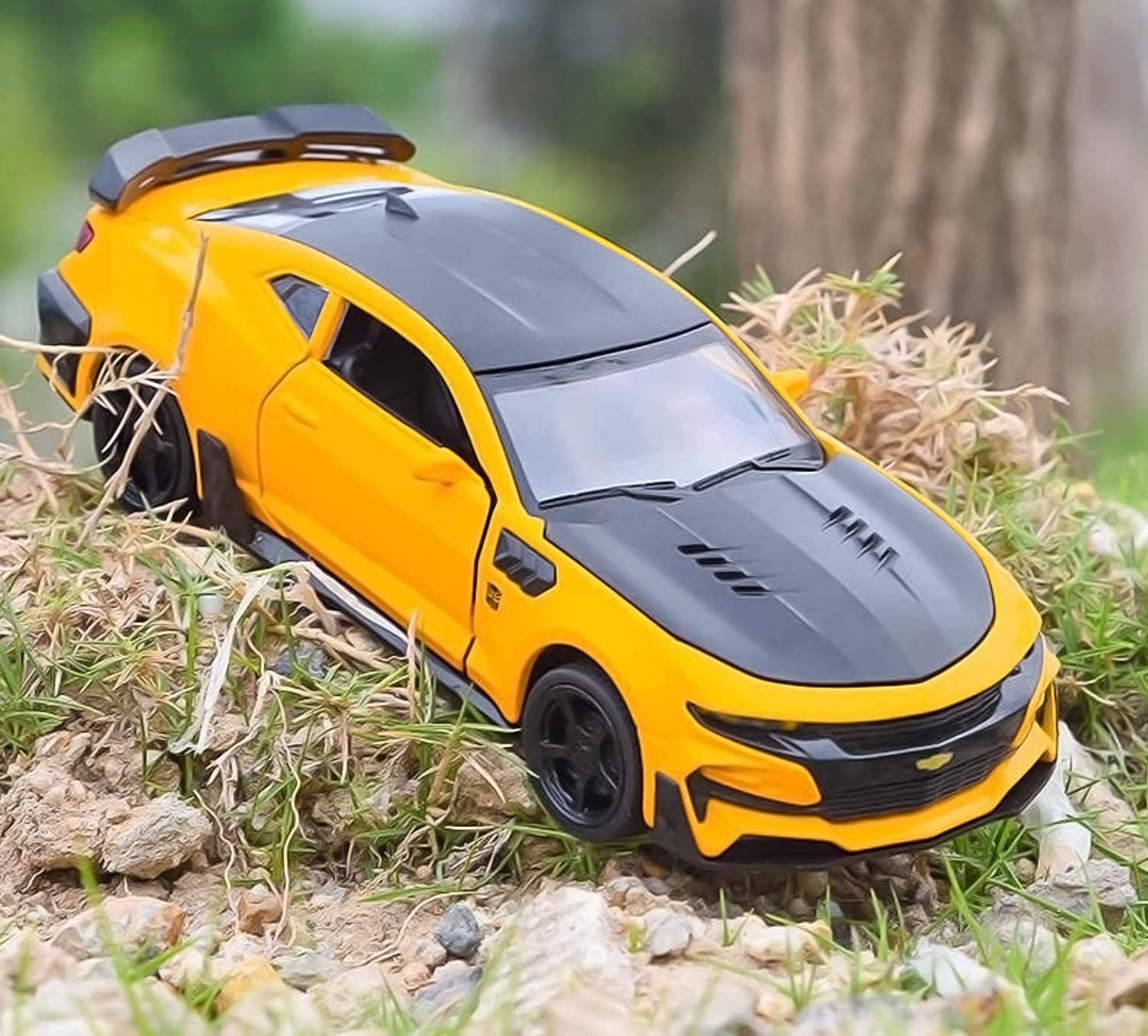 1:24 Die-Cast Bumblebee Pullback Toy Car For Kids Best Gifts Vehicle Toys For Kids Sound And Light Pull Back Cars Toys (Multicolor, Pack Of: 1)