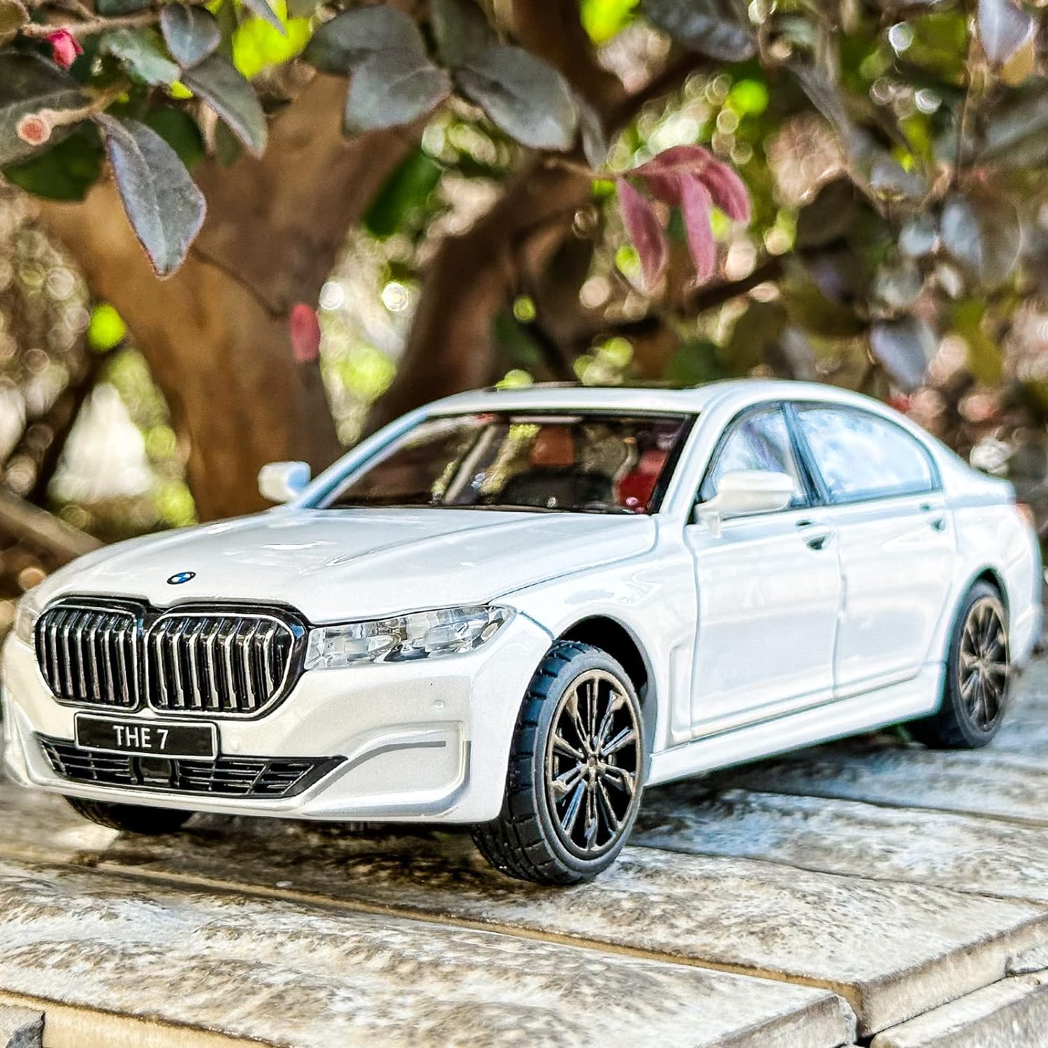 BMW 760Li Big 1:24 Diecast Scale Model Metal Pull Back with Openable Doors & Light, Music Toy Vehicle for Kids [SIZE:-21 CM*9CM*8.5CM]【 MULTICOLOR 】