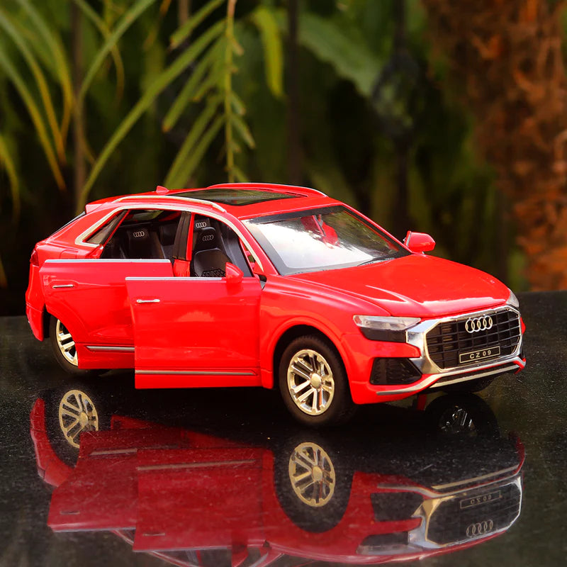 1:24  Scale Big Die-Cast Metal Car Toy Audi Q8 6 Openable Doors Light Sound Multicolo (White, Pack Of 1)