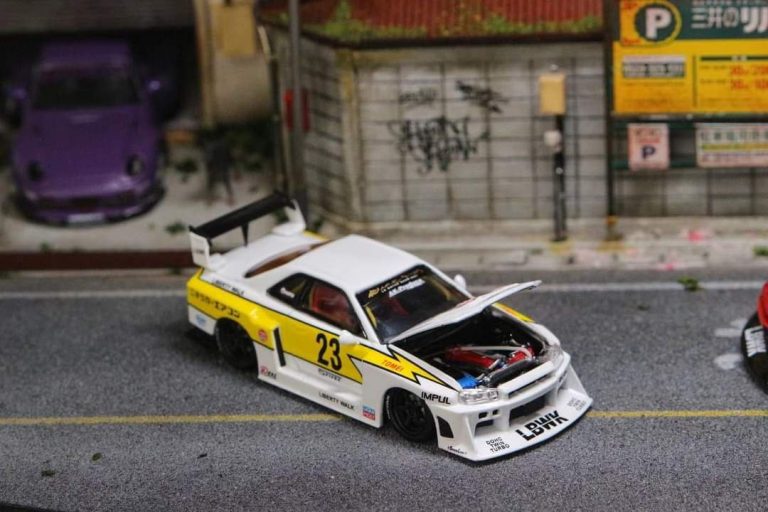 Big Size 1:24 LBWK Nissan E-R34 Super Silhouette Skyline GTR Diecast Scale Model Metal Pull Back with Openable Doors & Light, Music Toy Vehicle for Kids [SIZE:-21 CM*9CM*8.5CM]【 MULTICOLOR 】